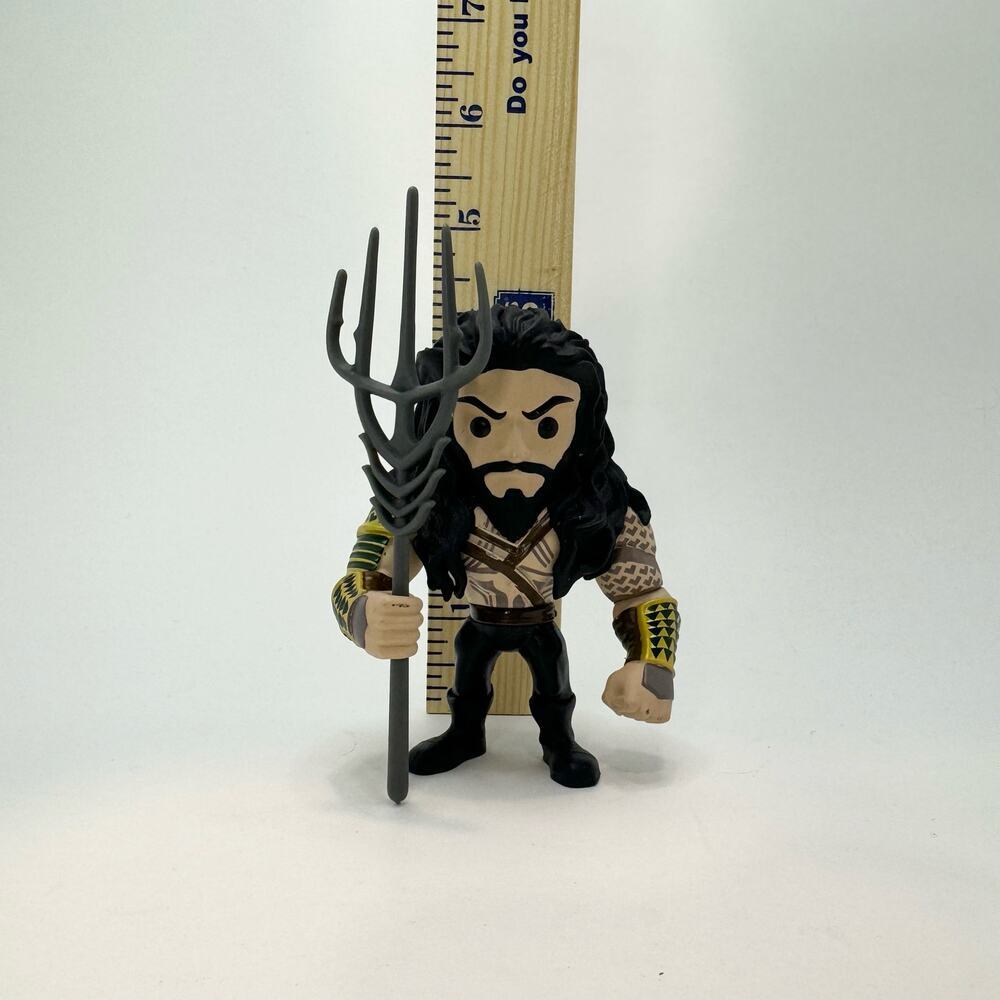 Jada Toys Batman v Superman 4" DC Movie Die Cast  Aquaman Figure